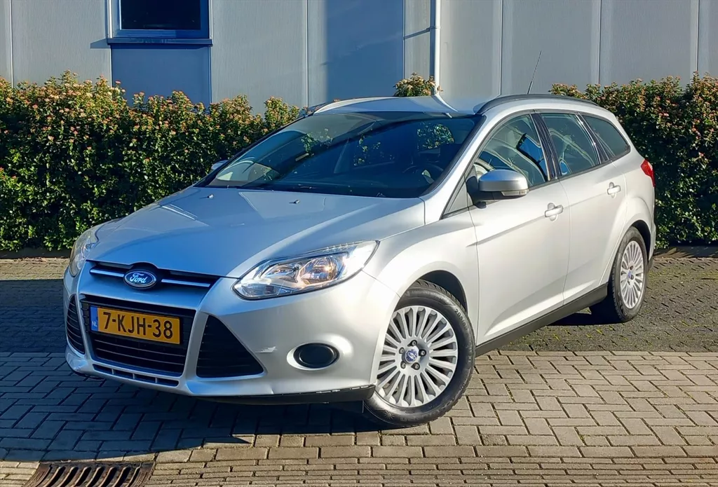 FORD Focus 1.0 EcoBoost 100pk Trend Navigatie/Trekhaak