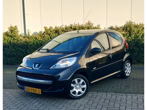 PEUGEOT 107 1.0 12V 68PK 5D Millesim 200