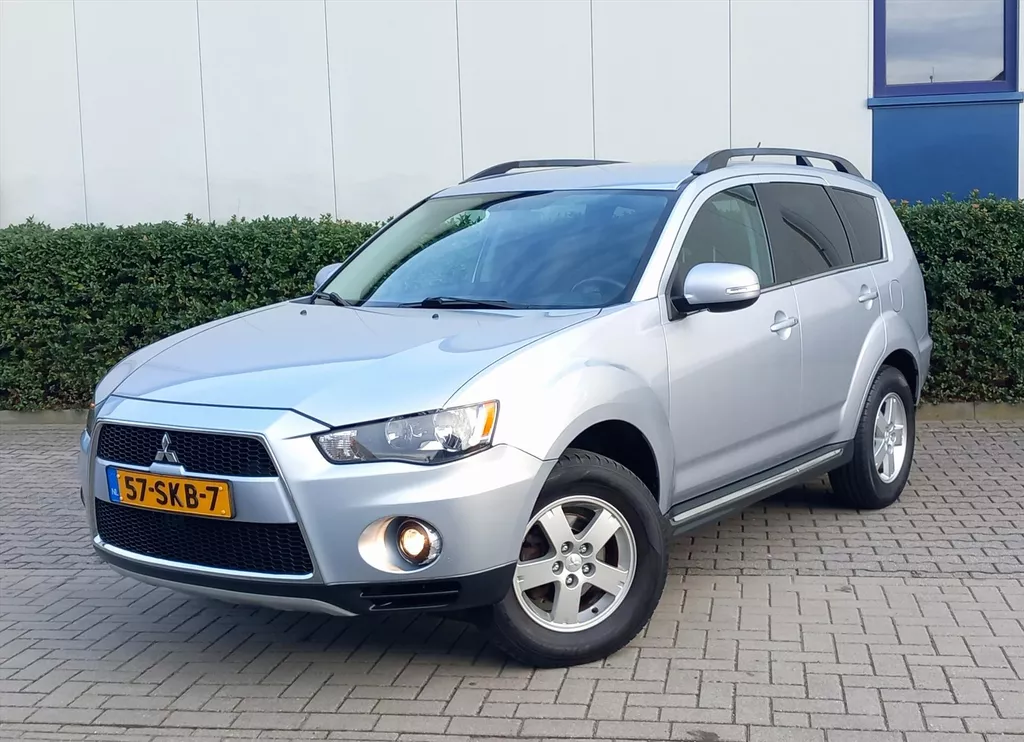 MITSUBISHI Outlander 2.0 147pk 2WD AUTOMAAT INTRO EDITION