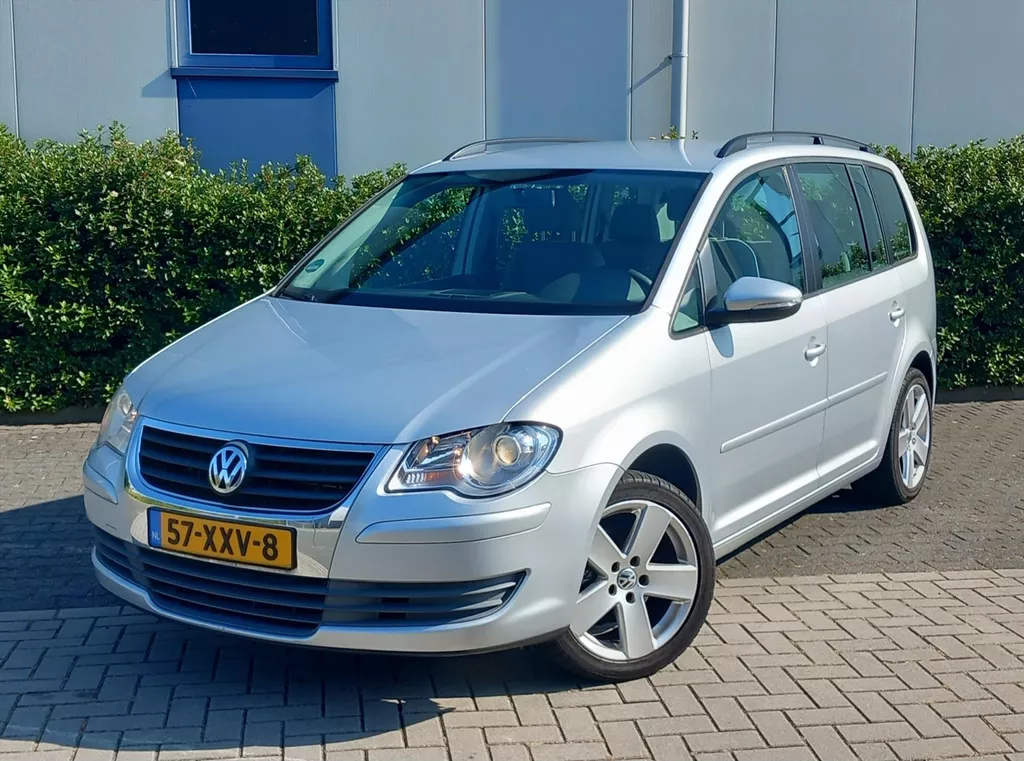 VOLKSWAGEN Touran 1.4 TSI 103KW 7P Highline