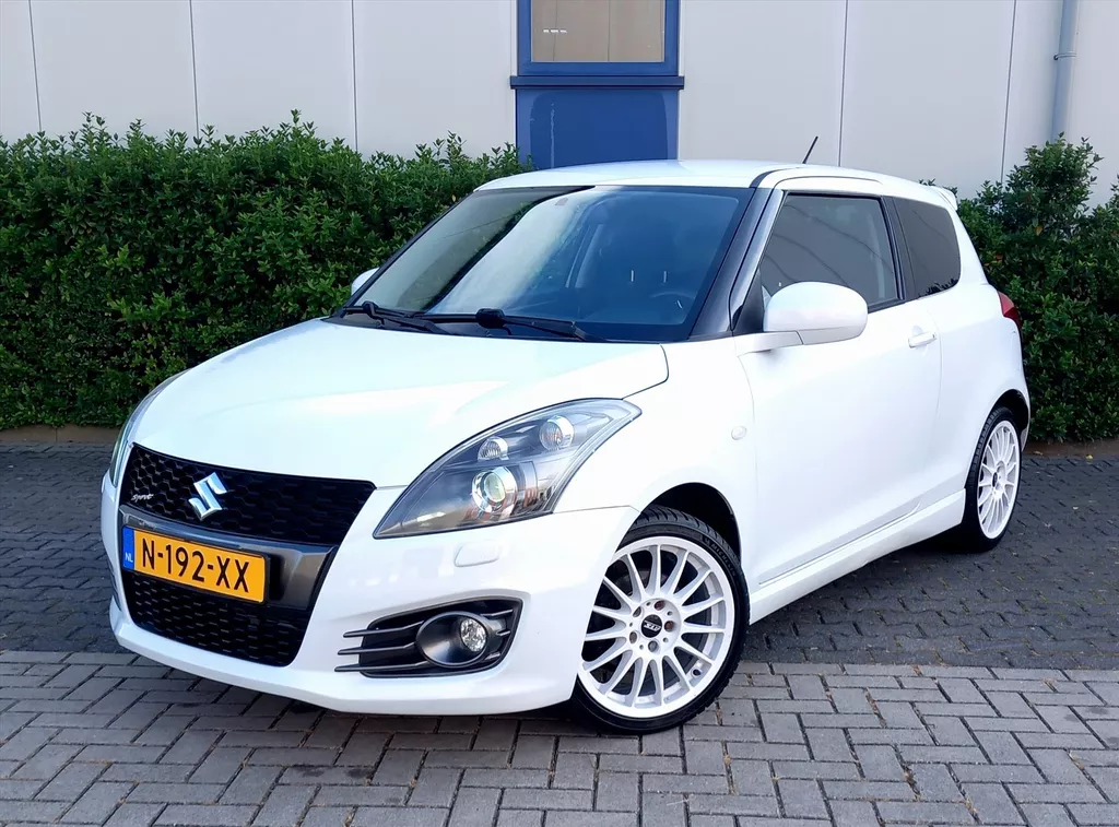SUZUKI Swift 1.6 136PK 3D SPORT BOM VOL