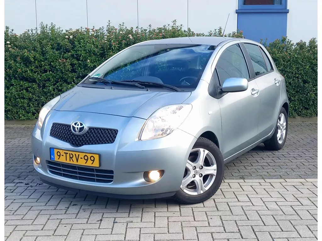 TOYOTA Yaris 1.3 16V VVT-I 5DR COOL Airco