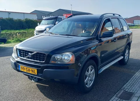 VOLVO XC90 2.5 T  Momentum MOTOR SCHADE