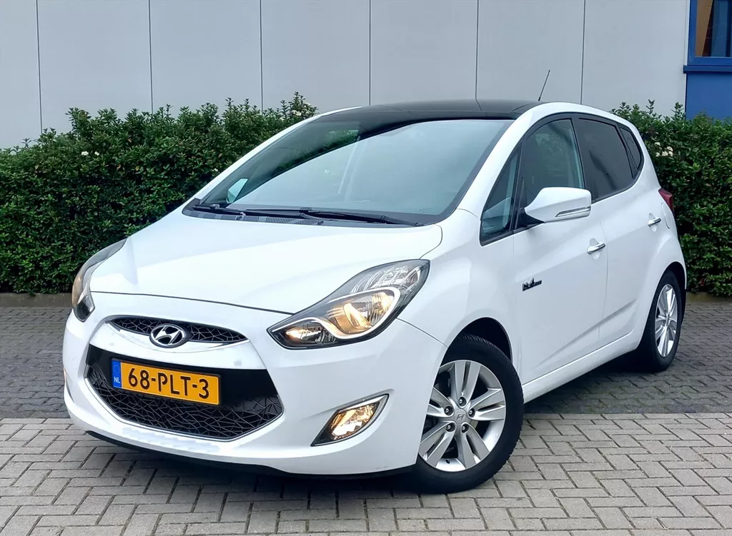 HYUNDAI IX20 1.6i  125 pk I-Cather1 Panoramadak/Leer HYUNDAI IX20 1.6i  125 pk I-Cather1 Panoramadak/Leer