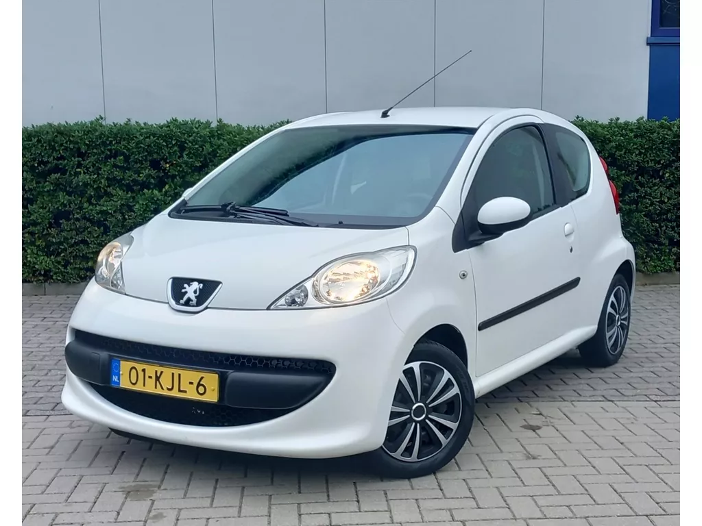 PEUGEOT 107 1.0 12V 68PK 3D XR