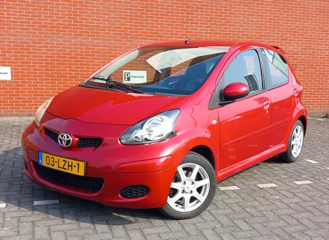 TOYOTA Aygo 1.0 12V VVT-I 5DRS Aspiration Red Airco