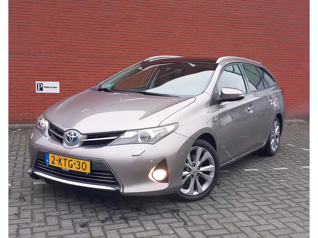 TOYOTA Auris 1.8 Hybrid   Lease Pro