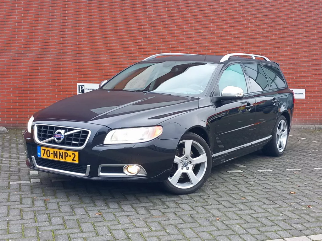 VOLVO V70 2.0 T AUT R-Edition Leer/Navigatie