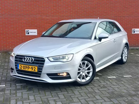 AUDI A3 1.6 TDI ultra Edition 110pk Navigatie