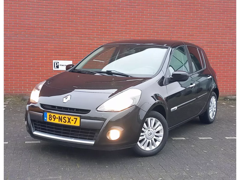 RENAULT Clio 1.2 16V 55 KW 5D Collection