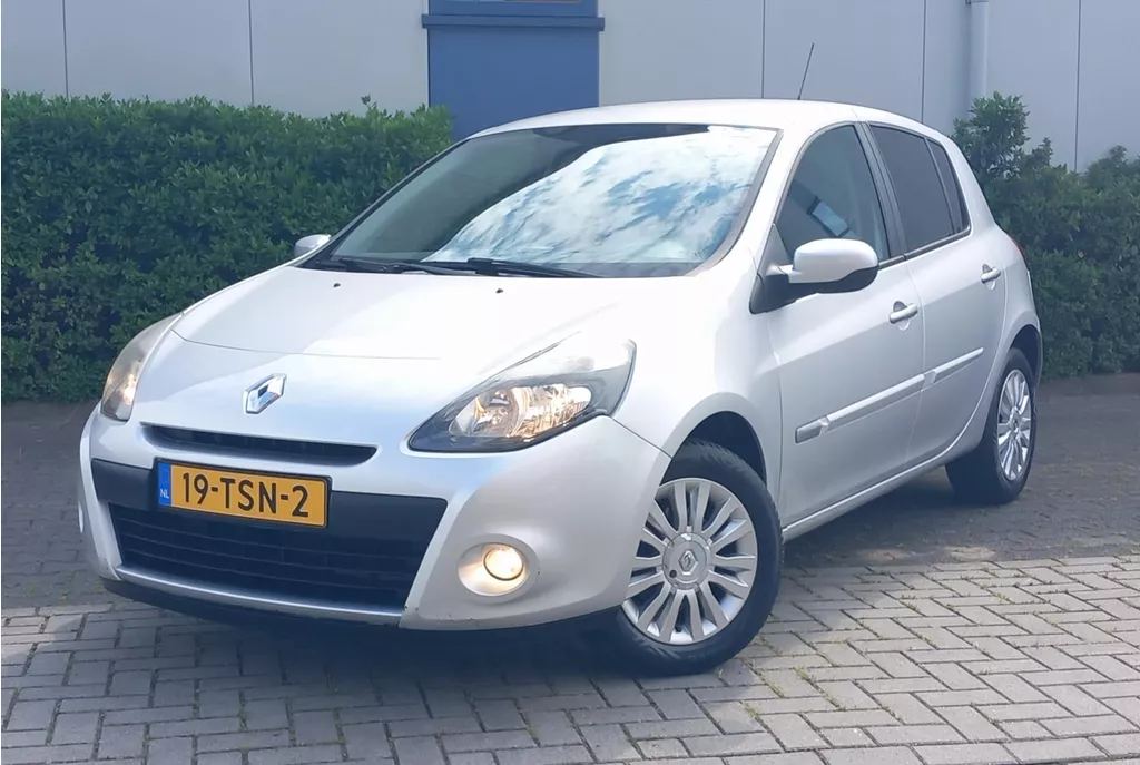 RENAULT Clio 1.2 16V 75 pk 5D Authentique Airco