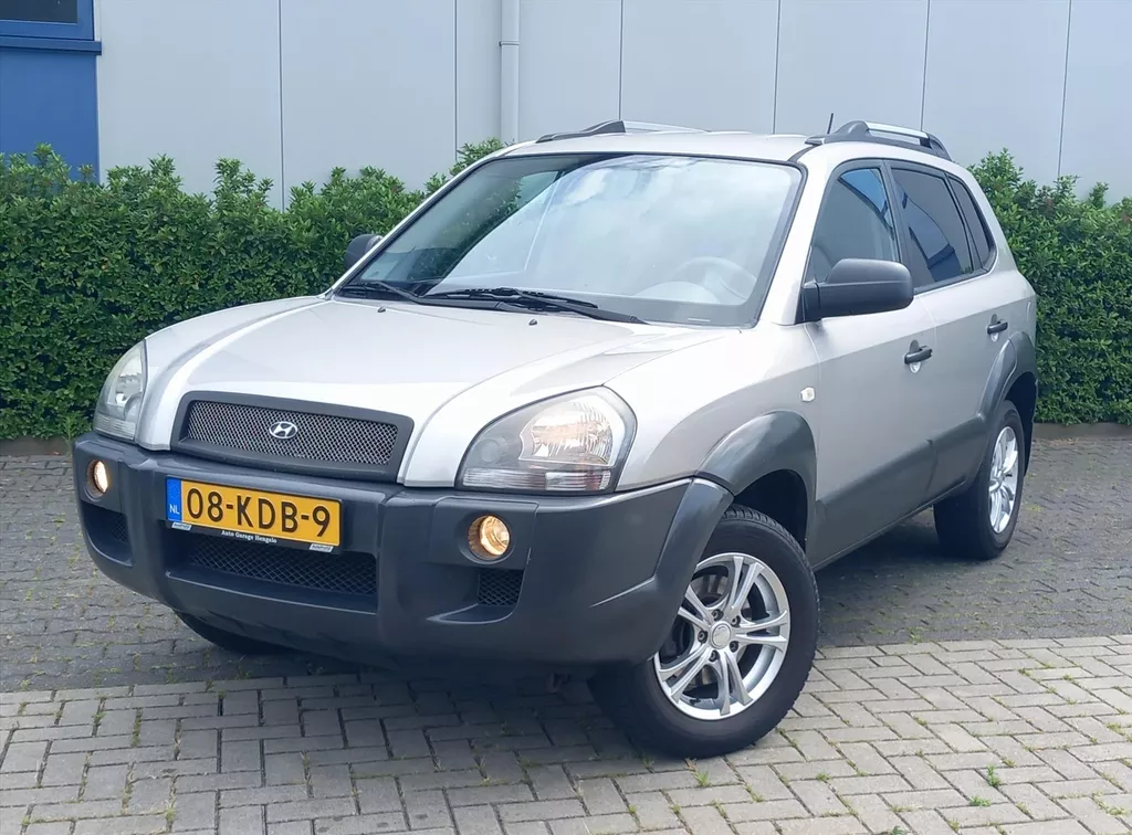 HYUNDAI Tucson 2.0 I 2WD Dynamic Airco/Trekhaak