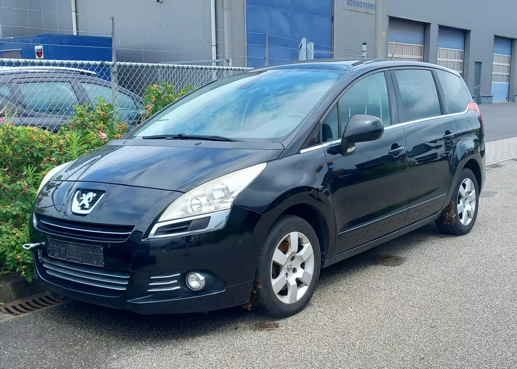 PEUGEOT 5008 1.6 THP 16V 155pk 7p MOTOR SCHADE