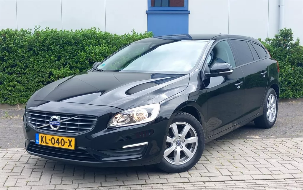 VOLVO V60 2.0 D3 136 PK Automaat