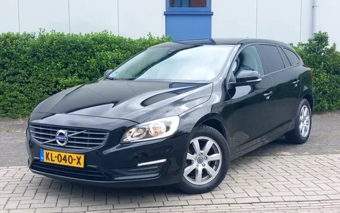 VOLVO V60 2.0 D3 136 PK Automaat